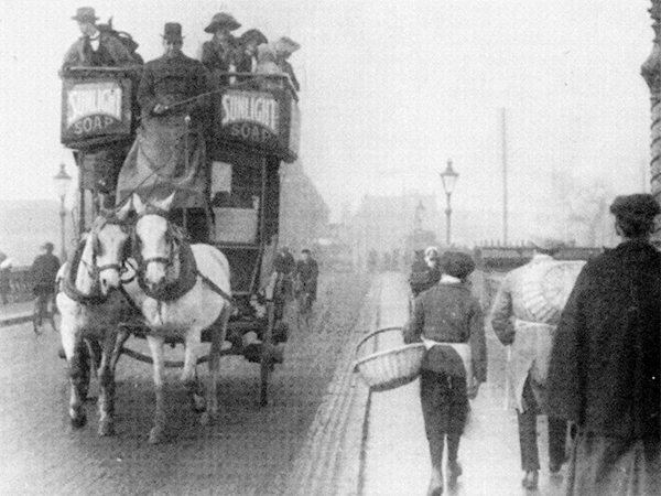 图 2 特伦特大桥（Trent Bridge），诺丁汉，1908年左右（宾克归信那年）。